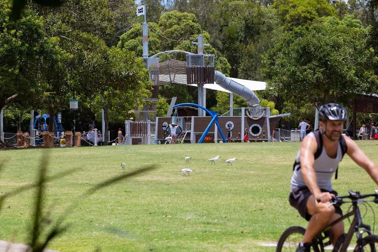 Ocean Breeze At Palm Beach Gold Coast 0*,
