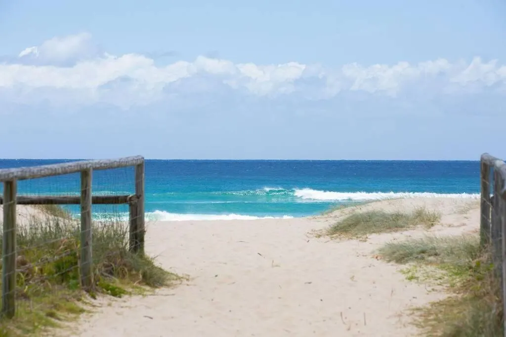 Ocean Breeze At Palm Beach Gold Coast 0*,  Australië